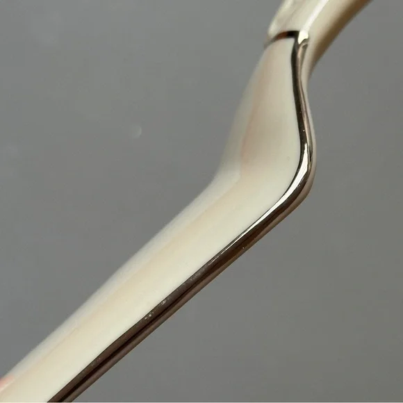 Vintage Royal Limited Porcelain Cake Server - Ivory - Picture 7 of 11